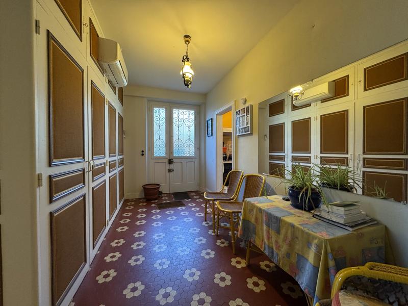 Maison - 222 m² - 7 pièces