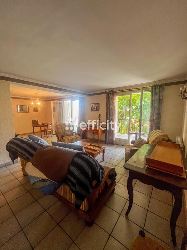 Maison - 264 m² - 6 pièces