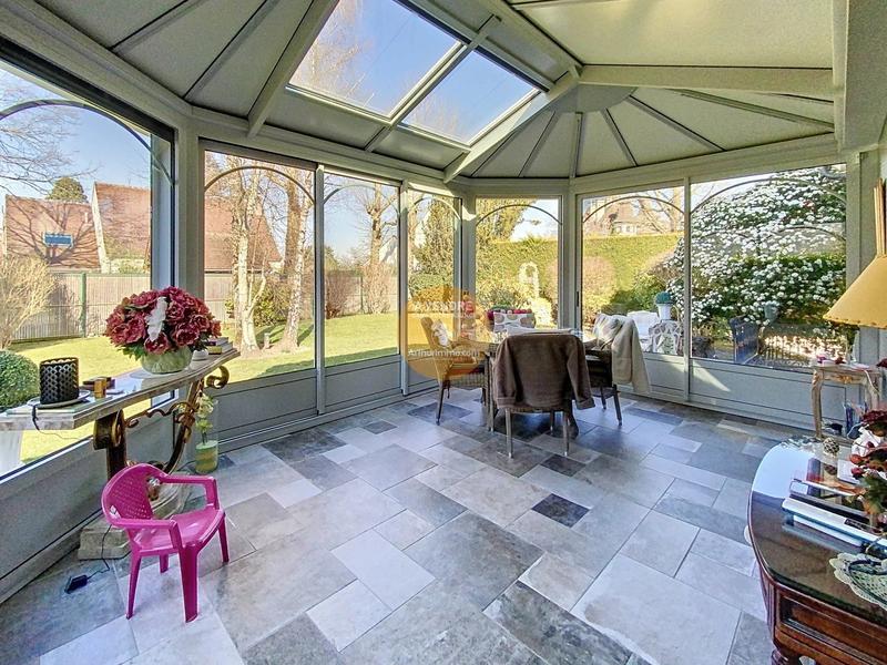 Maison - 181 m² - 7 pièces