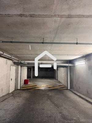 Parking / Garage