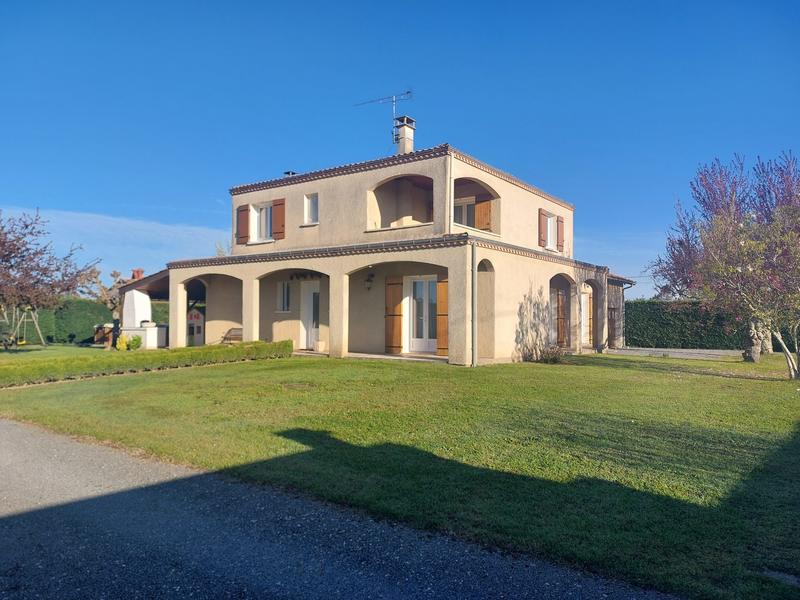 Maison traditionnelle - 191 m² - 10 pièces