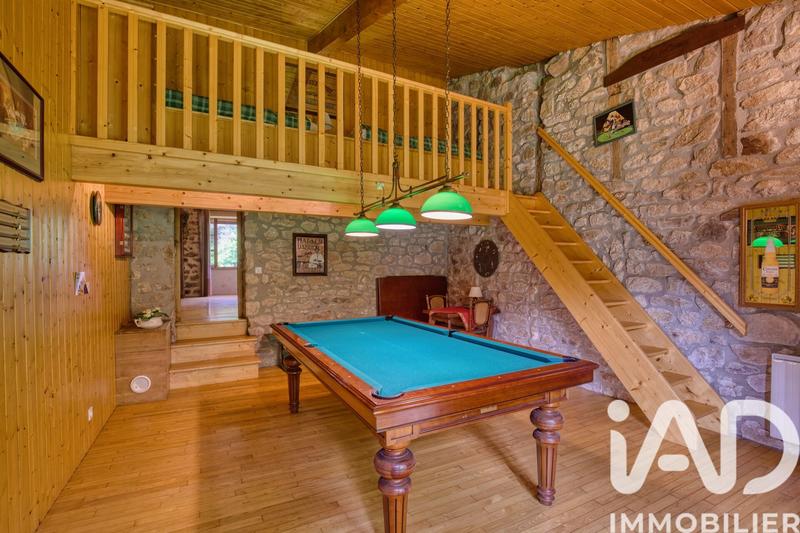 Maison - 215 m² - 6 pièces