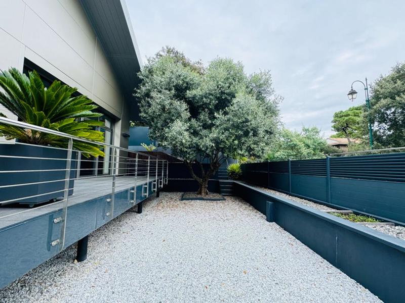 Maison - 203 m² - 8 pièces