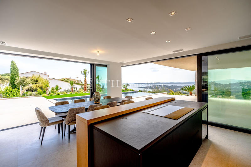 Villa - 353 m² - 6 pièces