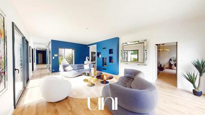 Maison - 300 m² - 7 pièces