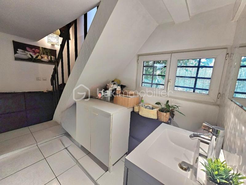 Maison - 95 m² - 6 pièces