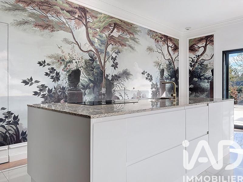 Maison - 320 m² - 9 pièces