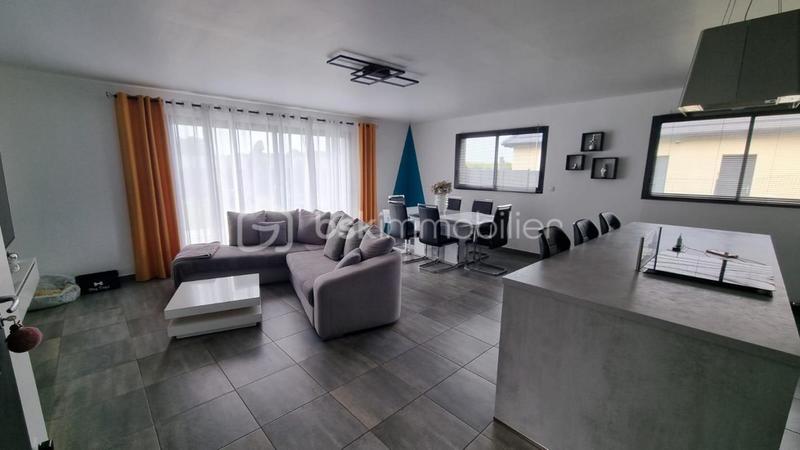 Maison - 100 m² - 4 pièces