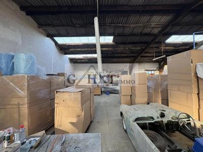 Entrepôt - 520 m²