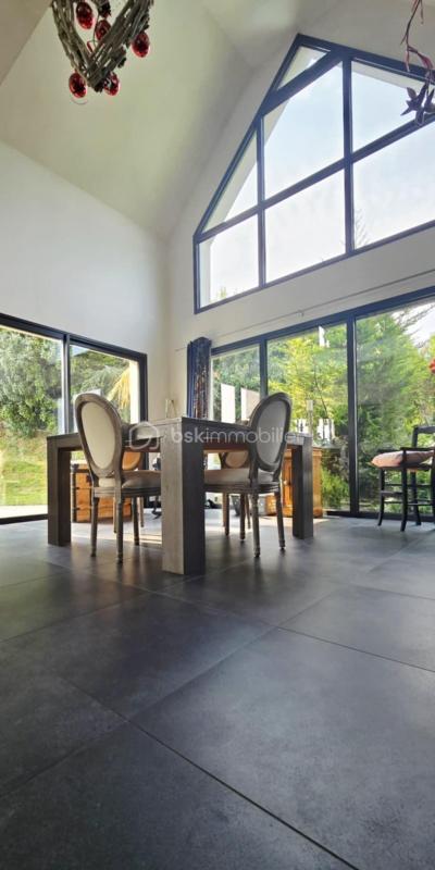 Maison - 165 m² - 6 pièces