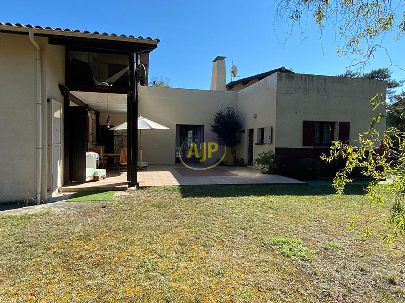 Villa - 250 m² - 11 pièces