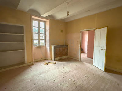 Maison - 201 m² - 14 pièces