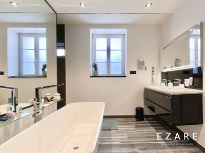 Maison - 200 m² - 8 pièces