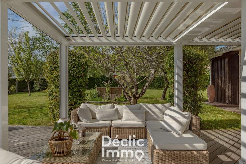 Maison - 235 m² - 7 pièces