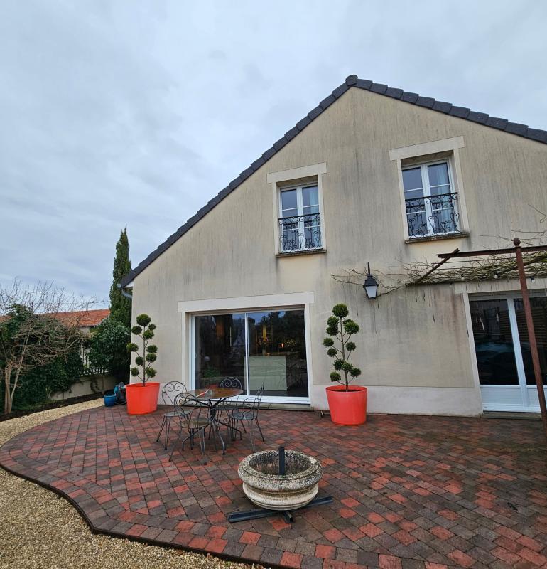 Maison - 206 m² - 5 pièces