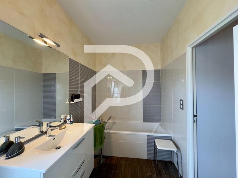 Maison - 184 m² - 6 pièces