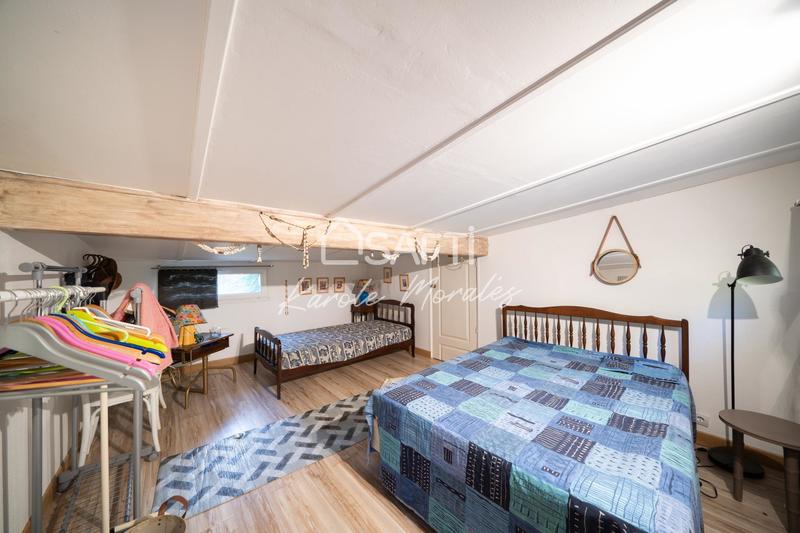 Maison - 240 m² - 6 pièces