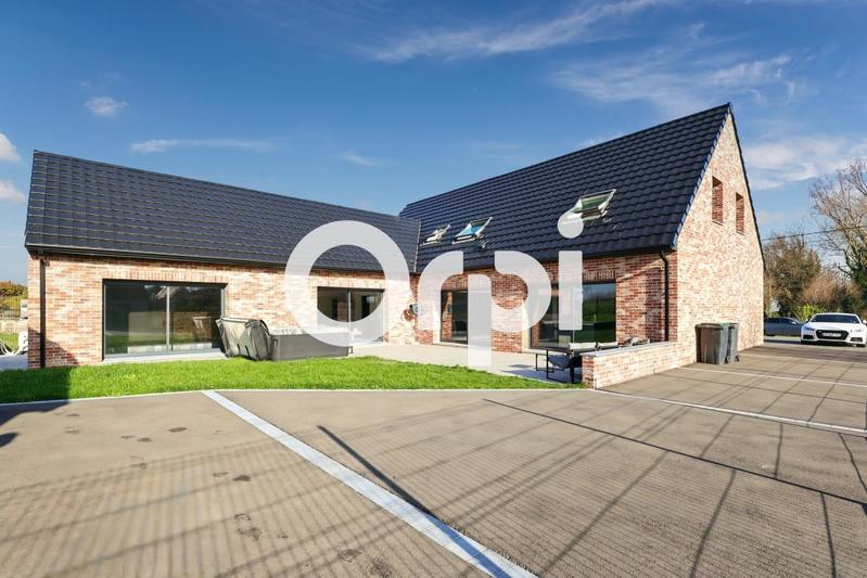 Maison - 230 m² - 6 pièces