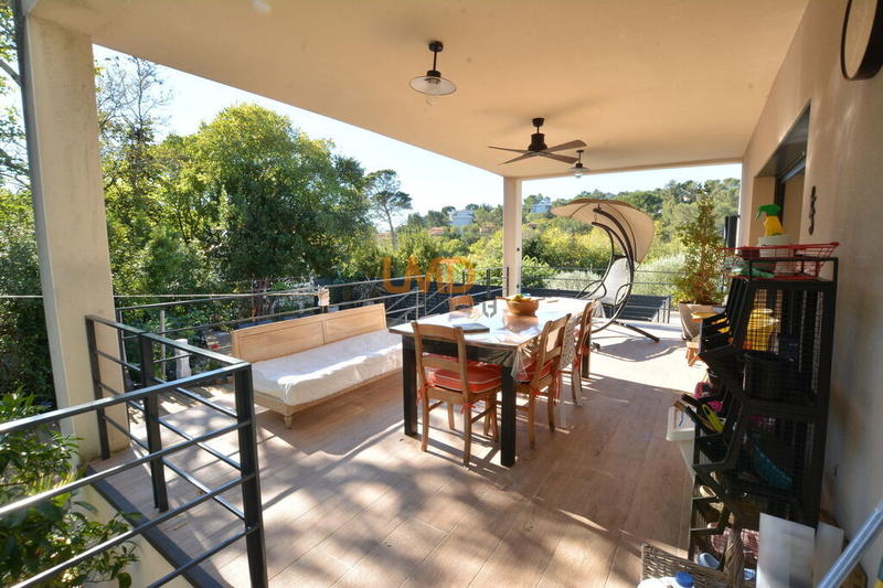 Propriété - 147 m² - 6 pièces