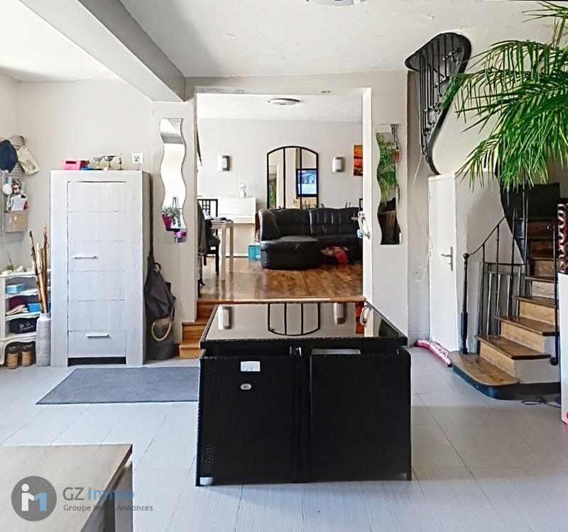 Maison - 230 m² - 7 pièces