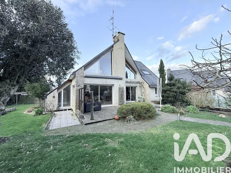 Maison - 162 m² - 9 pièces