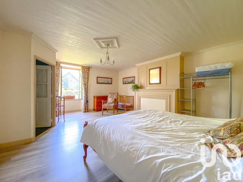 Maison - 265 m² - 11 pièces