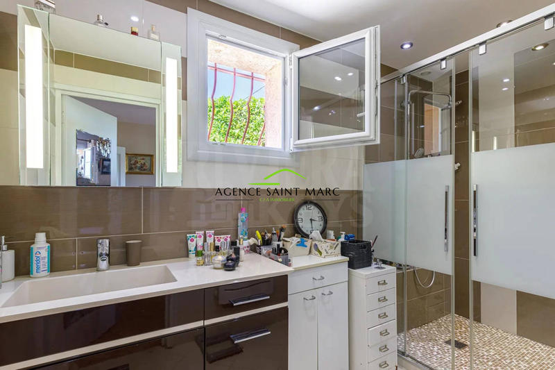 Maison - 298 m² - 9 pièces