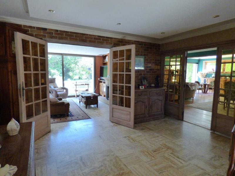 Maison - 330 m² - 8 pièces