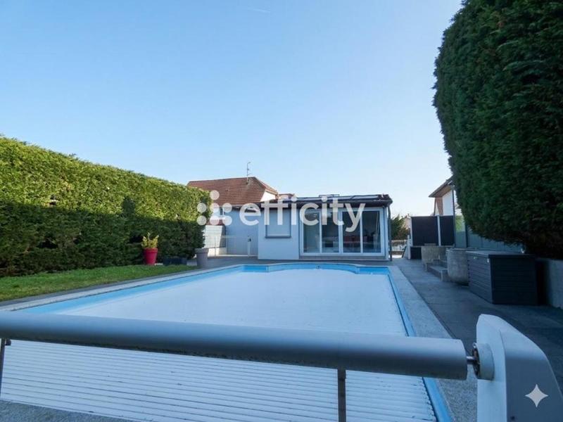 Villa - 209 m² - 8 pièces