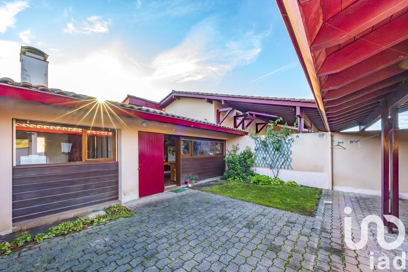 Maison - 300 m² - 6 pièces