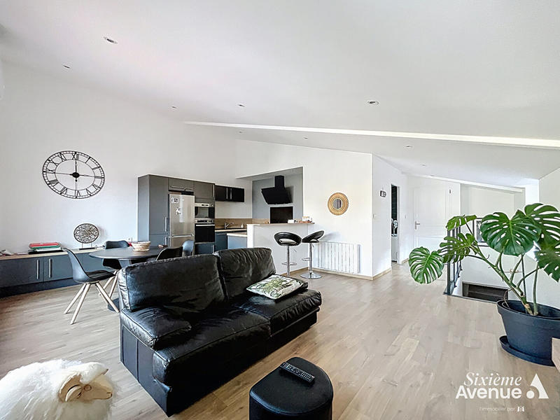 Maison - 359 m² - 8 pièces