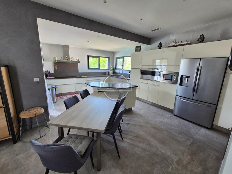 Villa - 177 m² - 4 pièces