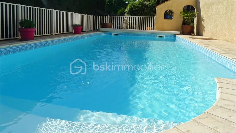 Maison traditionnelle - 171 m² - 5 pièces