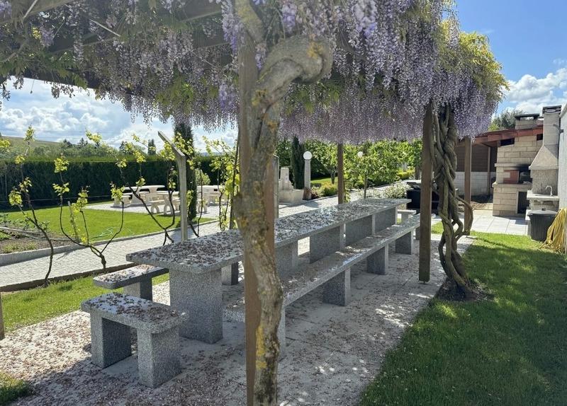 Propriété - 869 m² - 22 pièces