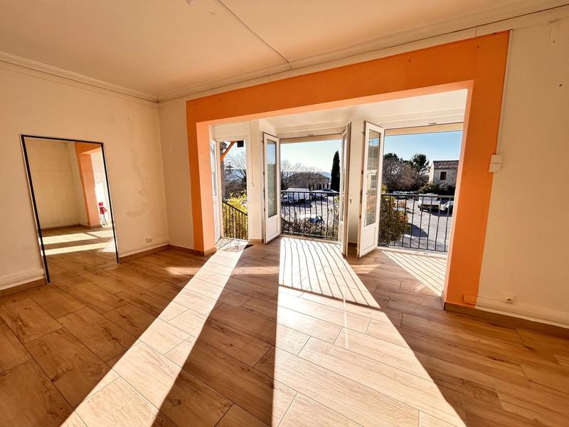 Maison - 181 m² - 9 pièces