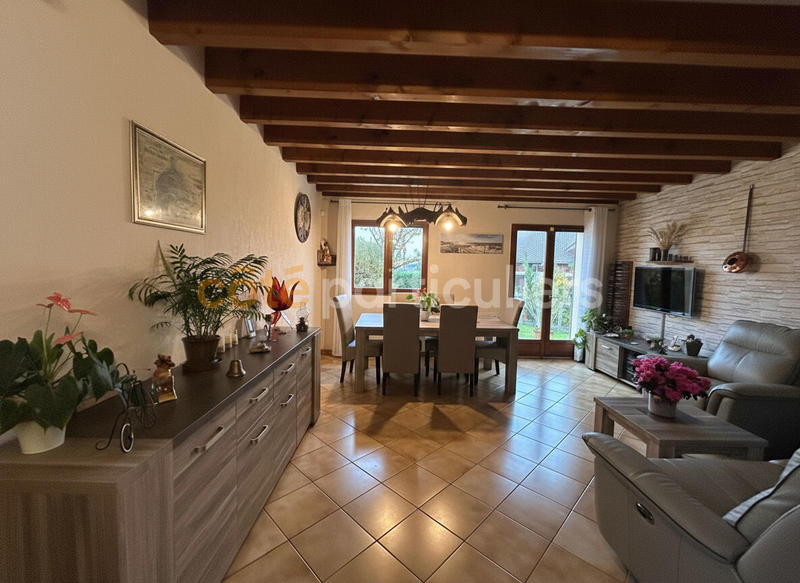 Maison - 93 m² - 5 pièces