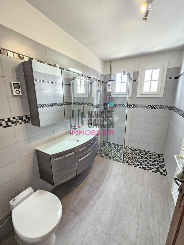 Villa - 179 m² - 6 pièces