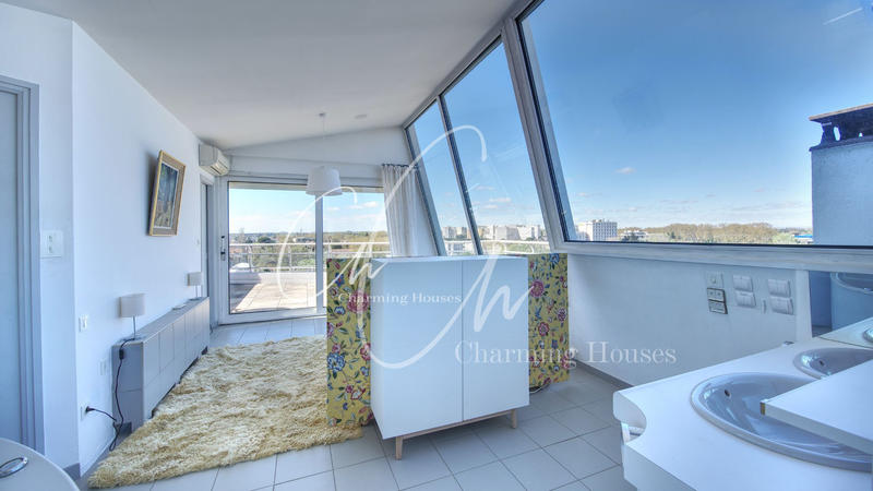 Appartement - 210 m² - 5 pièces