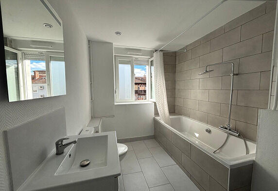 Appartement - 90 m² - 4 pièces