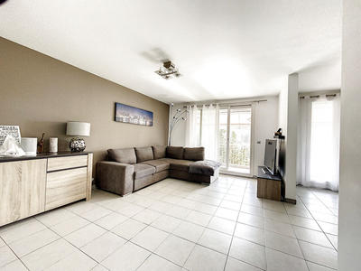 Appartement - 97 m² - 5 pièces