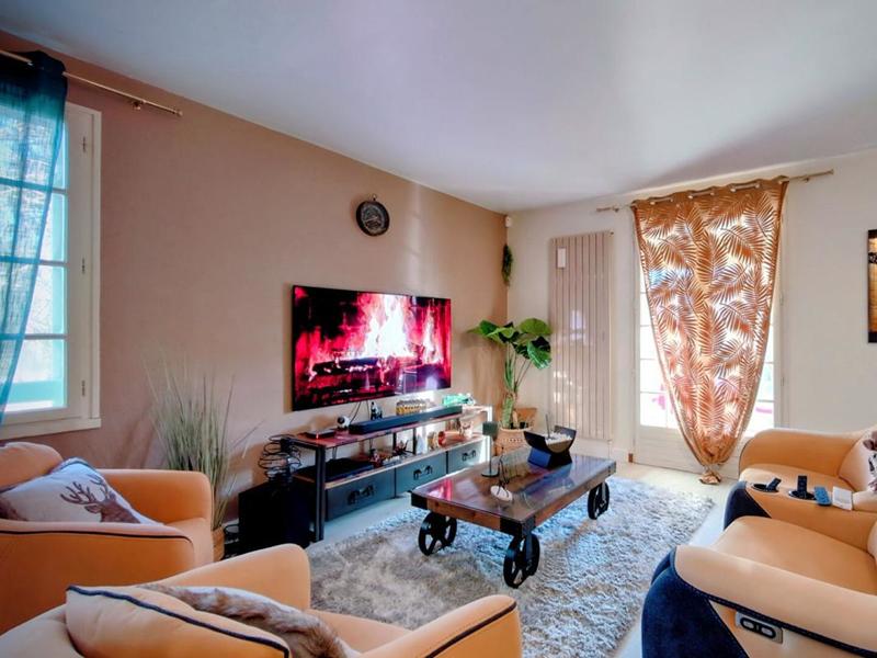 Maison - 200 m² - 9 pièces