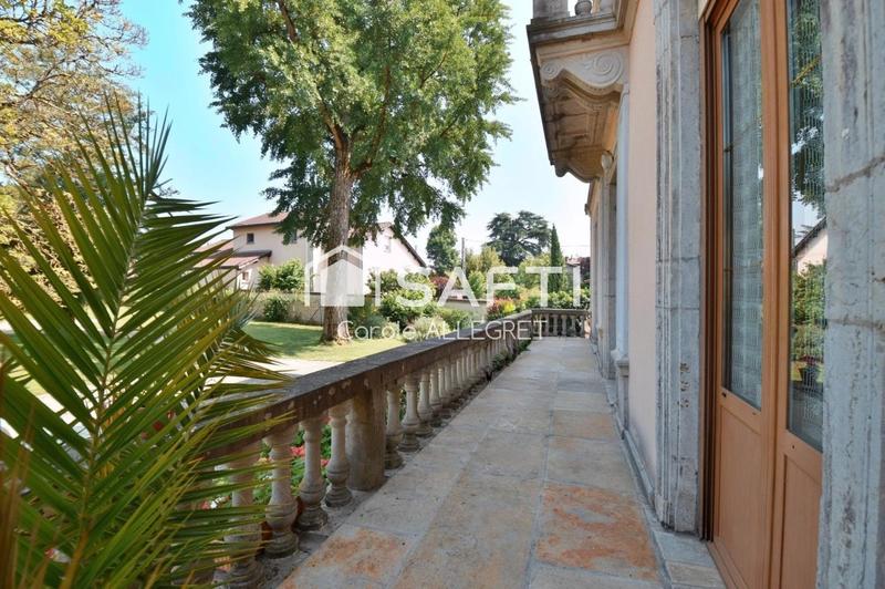 Maison de maîtres - 361 m² - 12 pièces