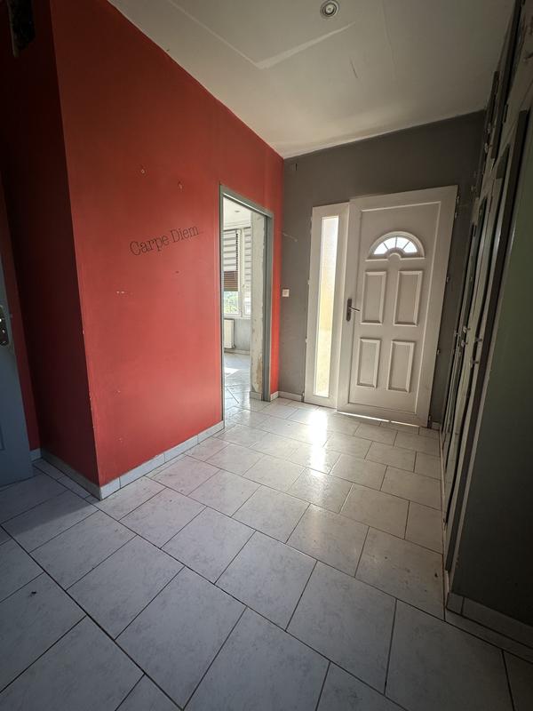 Maison - 94 m² - 5 pièces