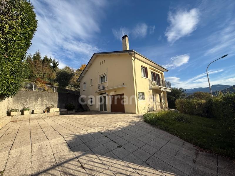 Maison - 95 m² - 5 pièces