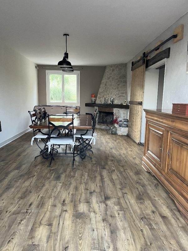 Maison - 270 m² - 10 pièces