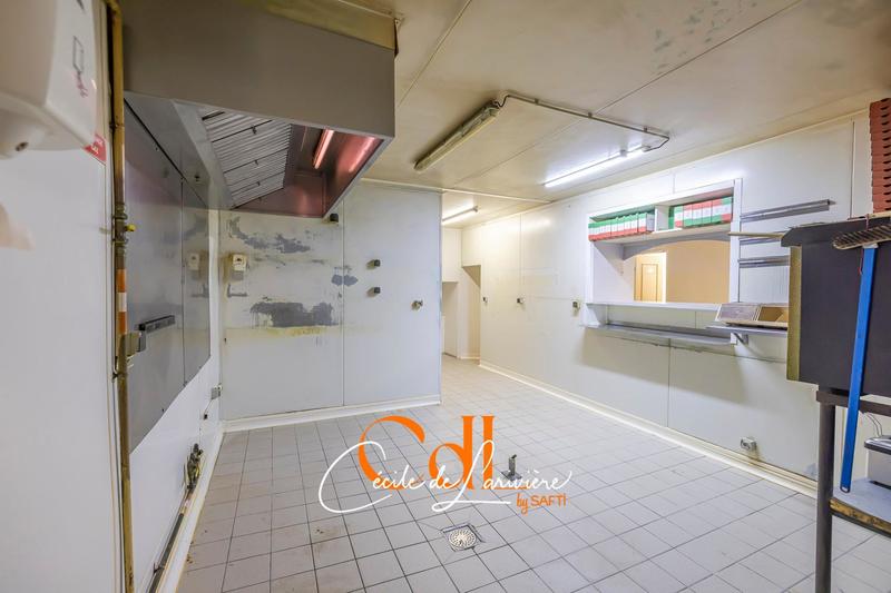 Local commercial - 126 m² - 2 pièces