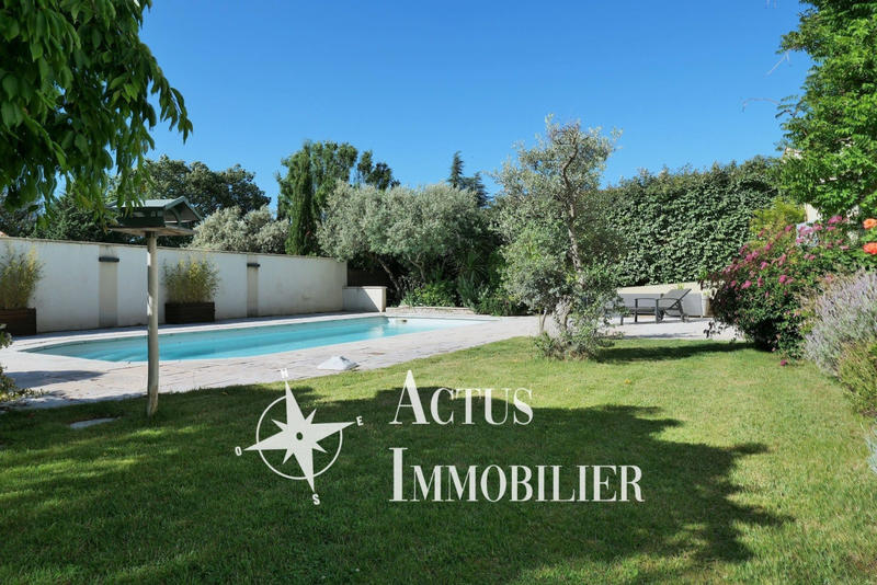 Maison - 227 m² - 10 pièces