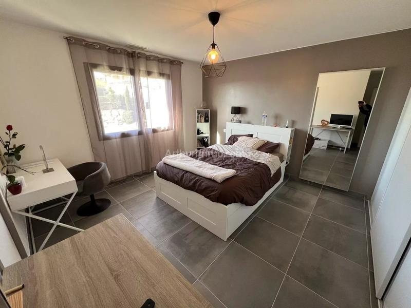 Maison - 213 m² - 7 pièces