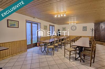 Local commercial - 147 m² - 4 pièces