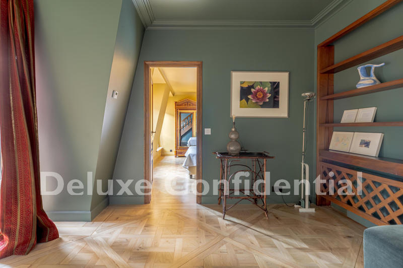 Appartement - 125 m² - 6 pièces